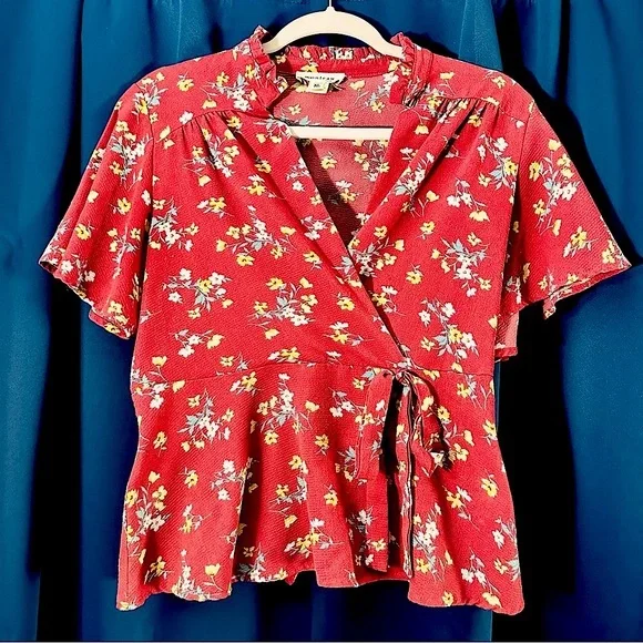 ▫️ donated Red Fit and Flare Floral Top - Picture 8 of 11